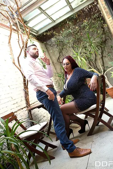 Emma Butt – Tall British MILF in Stockings Sucks Hard Cock