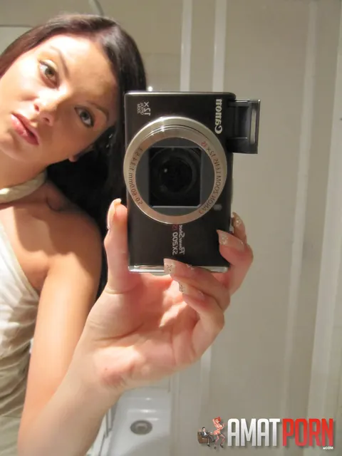 Busty Brunette Strips Out of Her Shorts for Mirror Selfies – photo 4 of 16