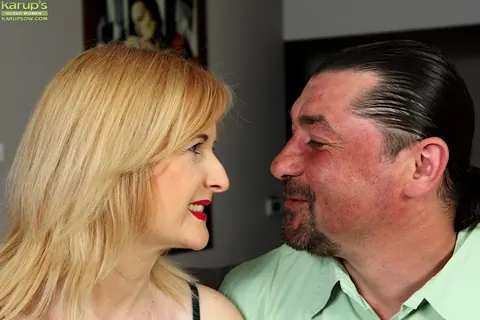 Kim Brosley: Curvy Mature Blonde Takes Him Deep for a Cum in Mouth Finish – photo 1 of 16