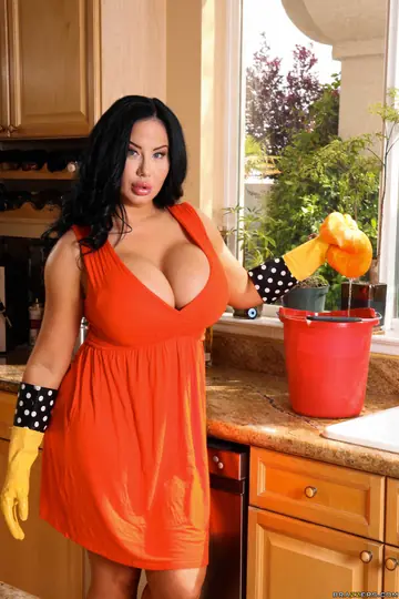 Curvy Brunette MILF Bares Her Big Tits and Spreads in the Kitchen