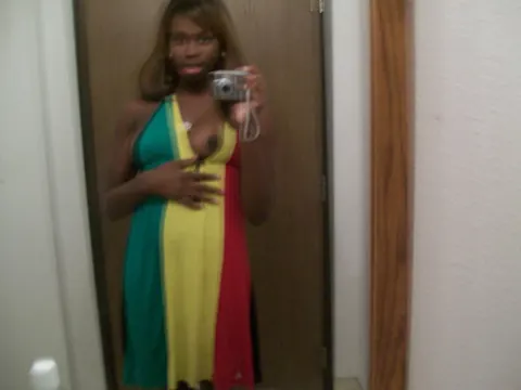 Ebony Babe with Big Tits Spreads in a Dress Selfie – photo 2 of 20