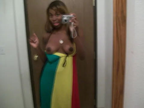 Ebony Babe with Big Tits Spreads in a Dress Selfie – photo 3 of 20