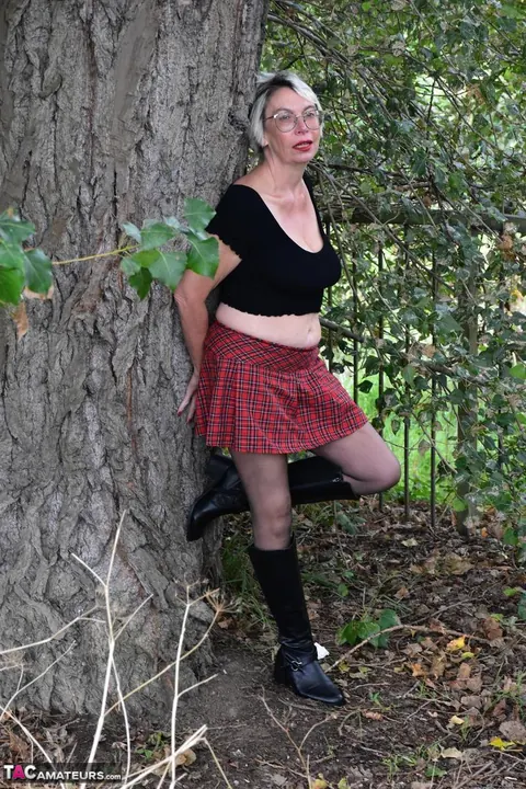 Mature British Blonde Shows Off Her Big Tits on a Public Bench – photo 9 of 16