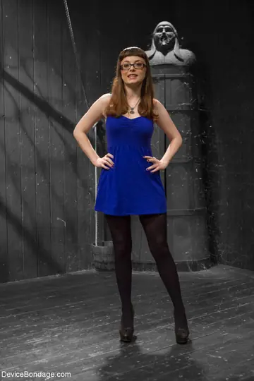 Jodi Taylor – Redhead in Stockings and Glasses Takes Anal Fisting in Lesbian Bondage