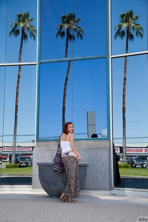 Jessica Robbin: Redhead with Short Hair Shows Her Big Natural Tits Outdoors – photo 3 of 11