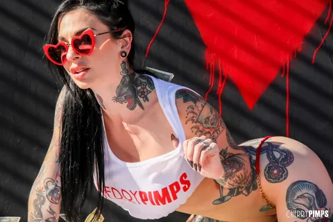 Joanna Angel: Tall Brunette MILF in Glasses Poses in Panties – photo 19 of 21