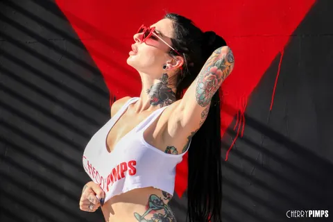 Joanna Angel: Tall Brunette MILF in Glasses Poses in Panties – photo 11 of 21