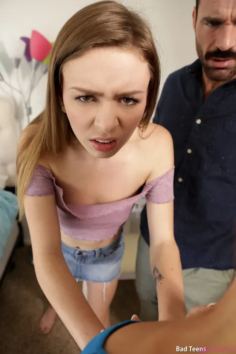 Alex Blake: Slim Brunette Sucks and Fucks Her Partner Until He Cums on Her Body – photo 4 of 20