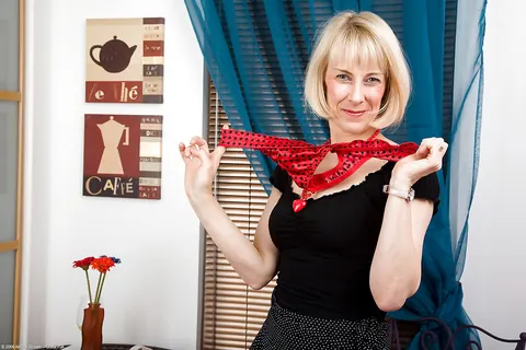 Hazel May: Busty Blonde MILF in Stockings Spreads Her Hairy Pussy – photo 8 of 16