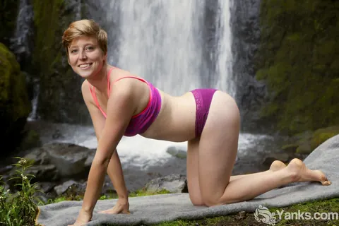 Aurora Odaire: Pale Redhead Spreads Her Hairy Pussy Outdoors by a Waterfall – photo 4 of 17