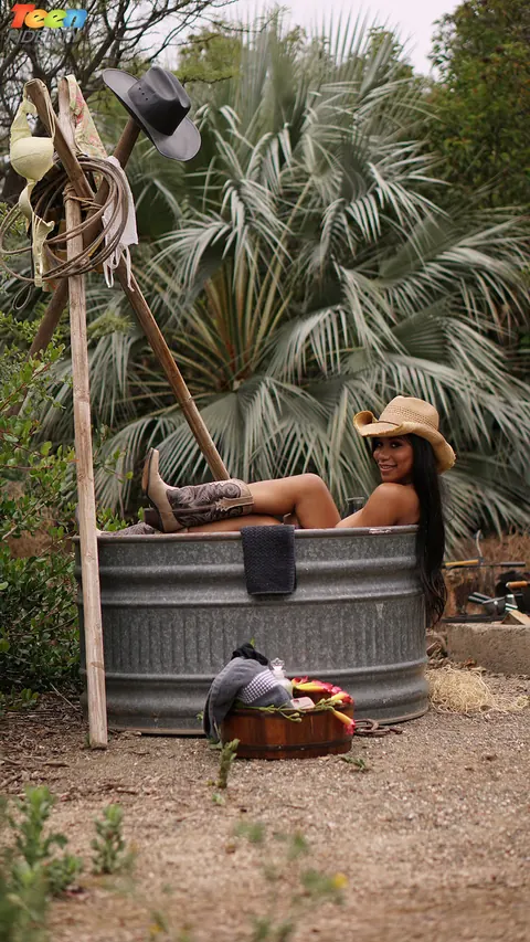 Jenna Foxx: Busty Ebony Brunette Rides Cowgirl Outdoors in Jeans – photo 2 of 16