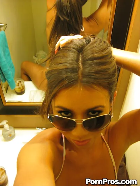 Brunette Latina Takes Mirror Selfies in the Bathroom – photo 7 of 16