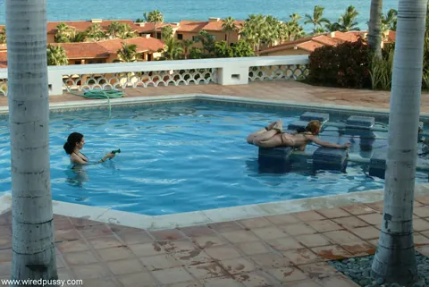 Dee Williams: Busty Blonde MILF Submits to Bondage at the Pool – photo 15 of 20