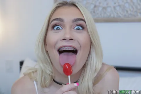 Anastasia Knight: Blonde with Small Natural Tits Sucks Cock and Gets Fucked – photo 2 of 20