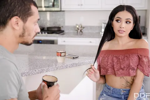 Aaliyah Hadid: Thick Ebony Brunette Takes Anal and a Cumshot – photo 6 of 20
