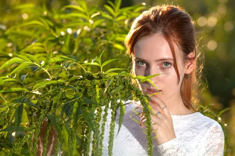 Thick Redhead Flashes Her Shaved Pussy on a Dirt Path – photo 1 of 16