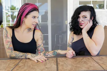 Joanna Angel – Chubby MILF Gives a Titjob and a Blowjob in Group Sex