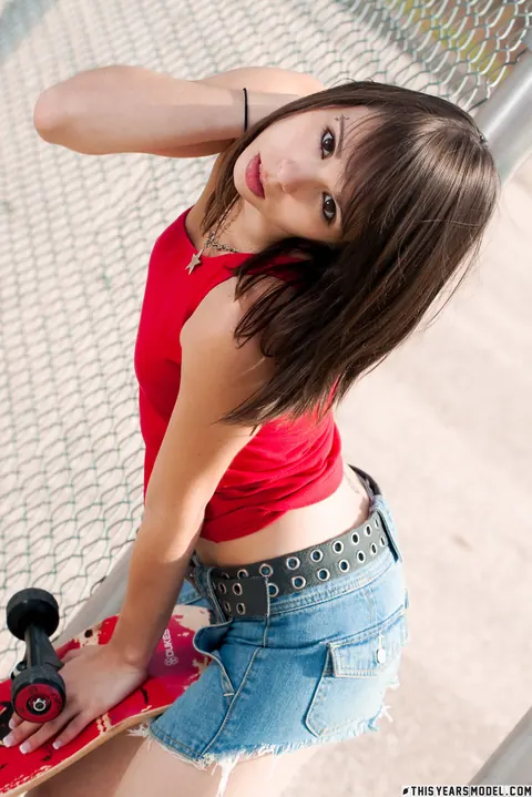 Ariel Rebel: MILF Strips Out of Her Skirt and Spreads at a Skate Park – photo 4 of 11