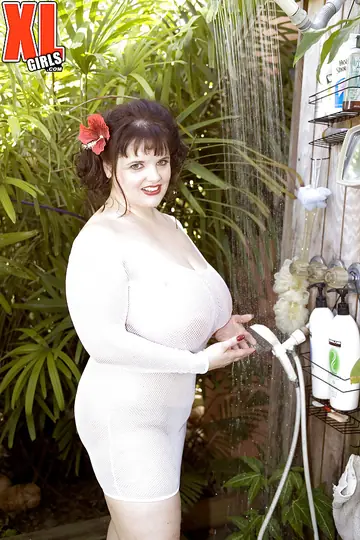 Mature BBW with Big Natural Tits Masturbates with a Dildo