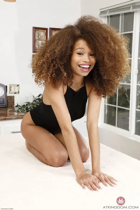 Cecilia Lion: Petite Ebony Babe Reveals Her Trimmed Pussy – photo 1 of 20