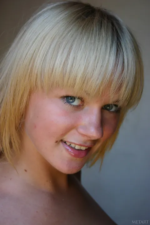 Anna Smart: Blonde with Big Tits Strips Out of Her Shorts and Spreads – photo 12 of 20