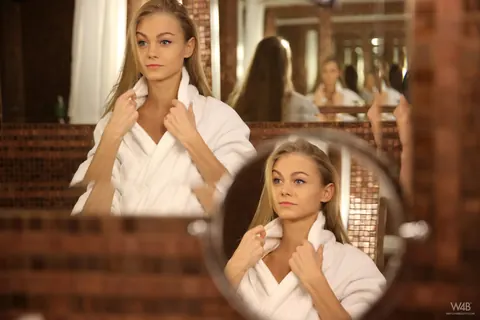 Nancy A: Slim Ukrainian Blonde Shows Her Big Tits in the Hotel – photo 3 of 20