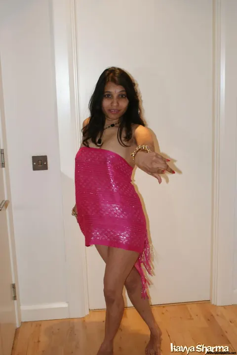 Kavya Sharma: Thick Indian MILF Shows Off Her Toes in an Off-the-Shoulder Dress – photo 4 of 12