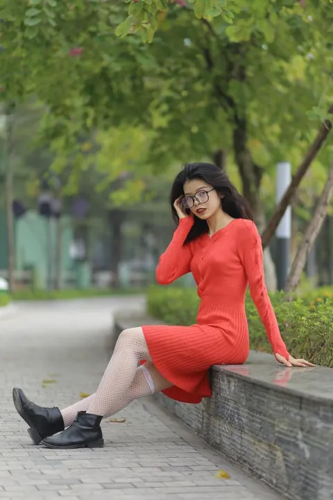 Petite Asian Woman in Glasses Undresses Outdoors – photo 17 of 21