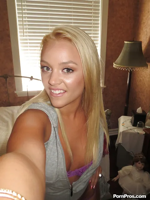 Alexis Monroe: Thick Blonde Babe with Big Tits Takes Mirror Selfies in Panties – photo 2 of 14