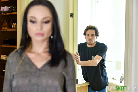 Crystal Rush: Russian MILF in Heels Deepthroats and Takes Anal Doggy – photo 6 of 21