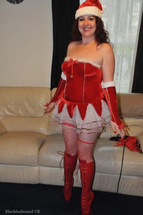 Redhead MILF with Big Natural Tits Bound and Gagged in Leather for Xmas – photo 5 of 16
