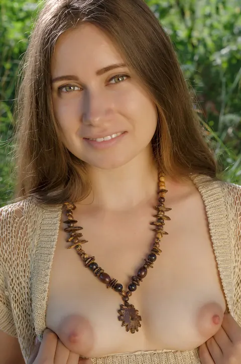 Lady Di: Tall Ukrainian Brunette Undresses and Poses Nude Outdoors – photo 20 of 20