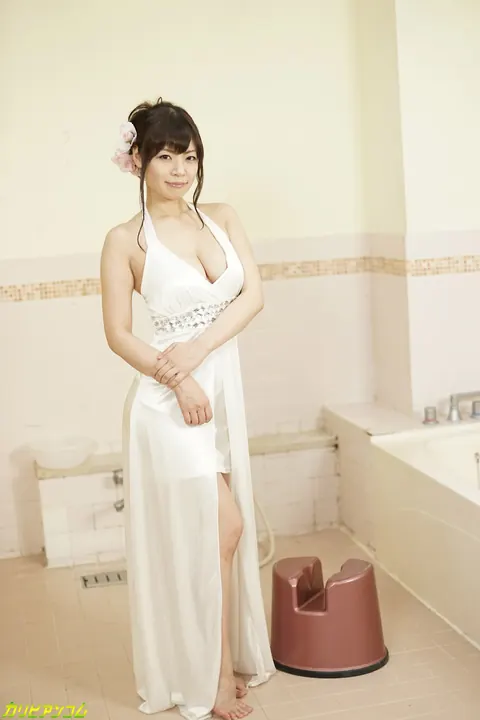 Mizuki: Busty Japanese Brunette Gets Her Pussy Licked Before Group Sex in the Bathroom – photo 4 of 20