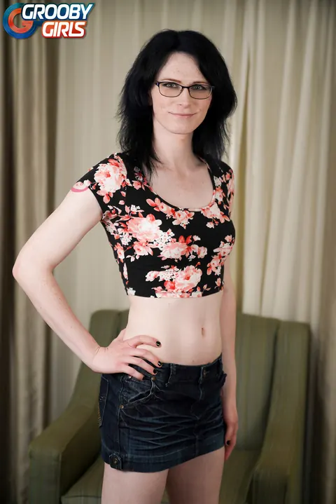 Trans Woman Strips Out of Her Panties and Displays Frame – photo 1 of 16