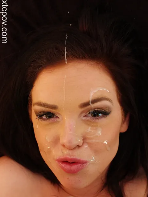 Mary Jane Mayhem: Thick Brunette Gives a Blowjob and Titjob in Clothes – photo 17 of 20