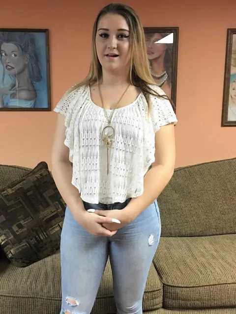 Dymond Rose: Tall Blonde BBW in Jeans Shows Her Big Natural Tits Before a Blowjob – photo 4 of 20