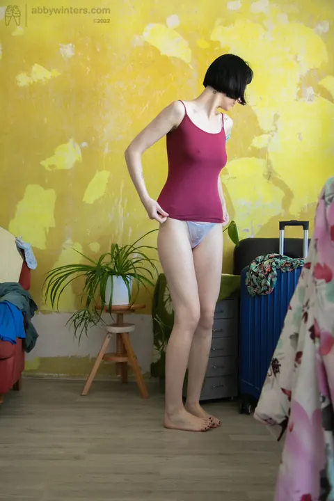 Slim Australian Amateur Shows Her Hairy Bush – photo 14 of 21