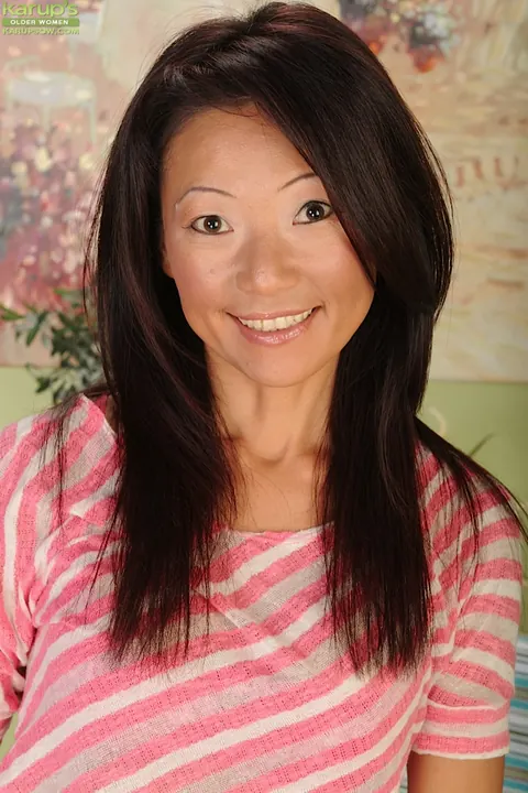 Natsuko Kurosawa: Thick Asian MILF in Lingerie Spreads Her Pussy and Ass – photo 1 of 16
