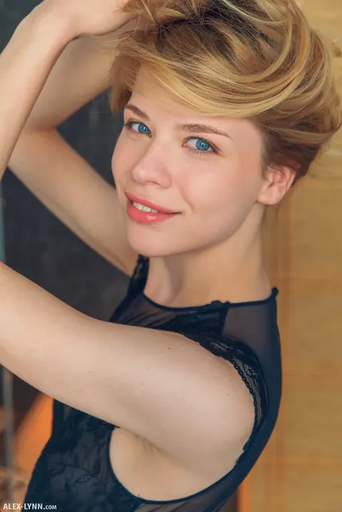 Crystal Maiden: Slim Short-Haired Blonde Strips and Spreads Her Pussy – photo 5 of 17