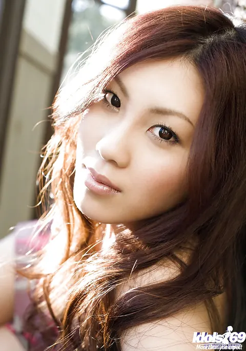 Shinohara Ryou: Petite Japanese Brunette Reveals Her Body and Spreads Wide – photo 2 of 15
