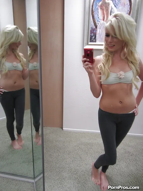 Elaina Raye: Slim Blonde in Lingerie Spreads for Mirror Selfie – photo 1 of 16