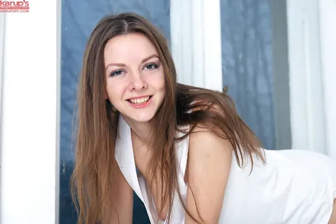 Rebeka Ruby: Thick Brunette Fingers Her Hairy Ass and Spreads Her Cheeks – photo 2 of 16
