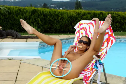 Silvie Deluxe: Tall Brunette in a Bikini Spreads by the Pool – photo 11 of 21
