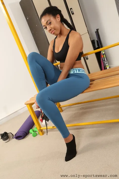 Naomi Alicia: Petite Ebony Babe Flashes Her Big Natural Tits in Yoga Pants – photo 8 of 21