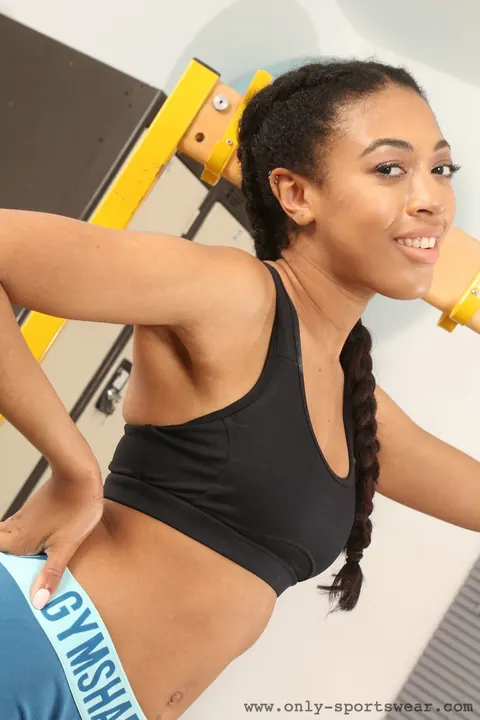 Naomi Alicia: Petite Ebony Babe Flashes Her Big Natural Tits in Yoga Pants – photo 3 of 21
