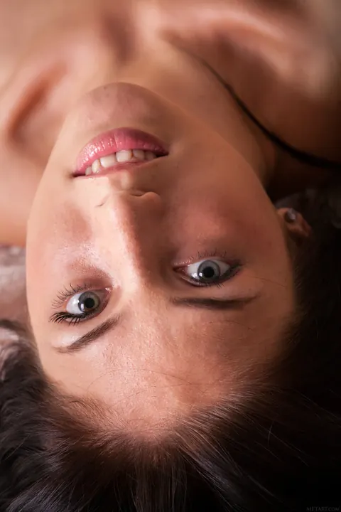 Kantata: Skinny Brunette Sits and Spreads Her Pussy Wide – photo 17 of 21