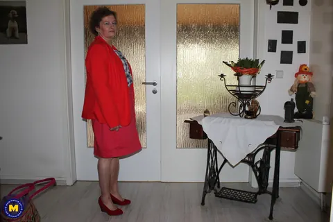 Mature German BBW Undresses and Shows Her Shaved Pussy and Big Tits – photo 1 of 21