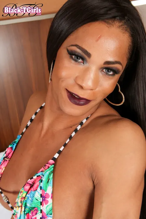 Ebony MILF and Trans Woman Strip Nude and Reveal Their Bodies – photo 1 of 15