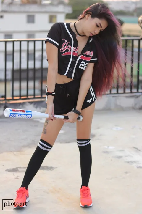 Thai Woman in Stockings Poses Outdoors – photo 8 of 15