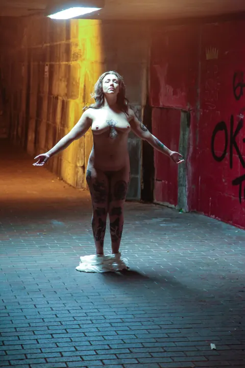 Tattooed BBW Undresses and Poses Nude Outdoors – photo 13 of 21